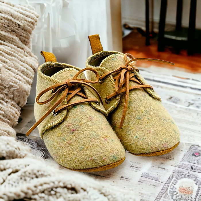Sapato Bebé em Burel Magenta